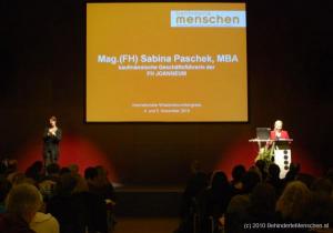07 Mag. Sabina Paschek- kfm Gesch%E4ftsf%FChrerin der FH Joanneum begr%FC%DFt die Tagungsg%E4ste