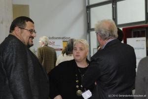22 Johann Tausch von der Fachredaktion der Zeitschrift BEHINDERTE MENSCHEN (li) und Chefredakteur Dr. Josef Fragner mit Referentin Mag. Kathrin Sie...