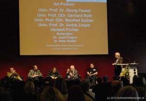 34 Diskussion mit  prominenter Rednerrunde