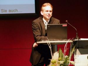 41 Referent und Workshopleiter Mag. Ralph Warnke von der Firma MediTech Elektronik informiert %FCber elektronische Hilfen zur Wahrnehmungsf%F6rderung