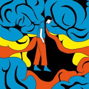 Eine gezeichnete Person mit schwarzem Haar, blauem Shirt und roten Hosen geht mit gesenktem Kopf durch eine abstrakte, bunte Umgebung. Blaue, gelbe und rote Formen umgeben die Figur und erinnern an Gedanken oder Emotionen. Die Szene wirkt introspektiv und zeigt eine Person, die in sich gekehrt durch eine eigene Gedankenwelt wandert.